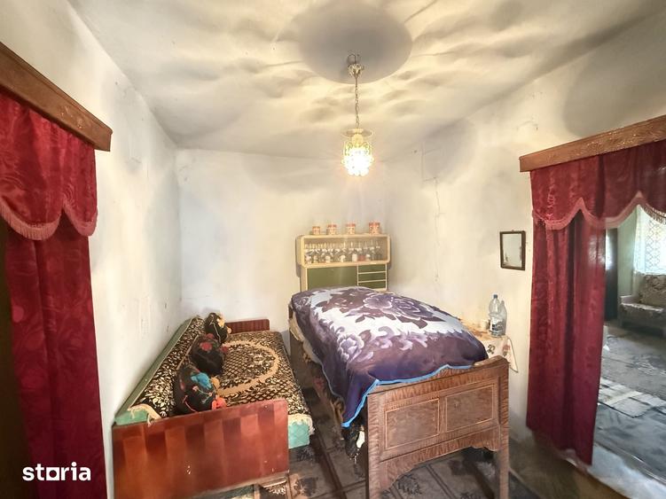 Casă cu 3 camere cu Teren 2195 Mp în Central