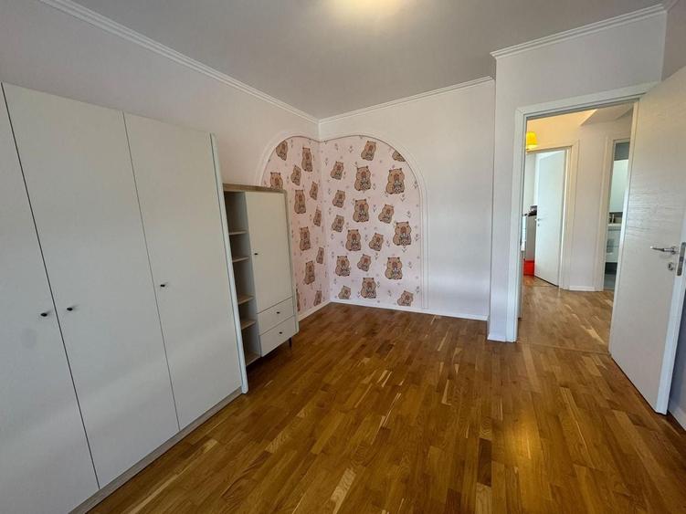Casă individuală cu 5 camere cu Canalizare în Pipera