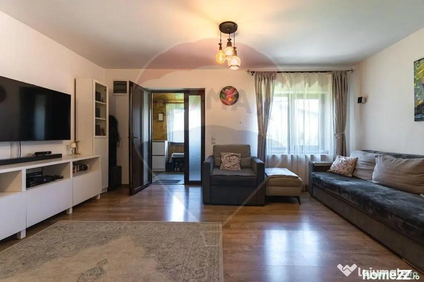 Casă cu 4 camere cu Teren 589 Mp în Feldioara