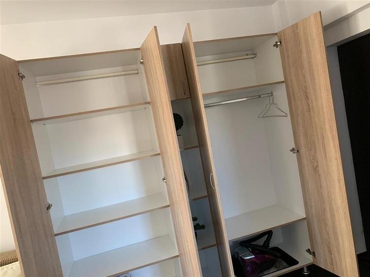 Apartament cu 2 camere semidecomandat, mobilat în Centru Civic
