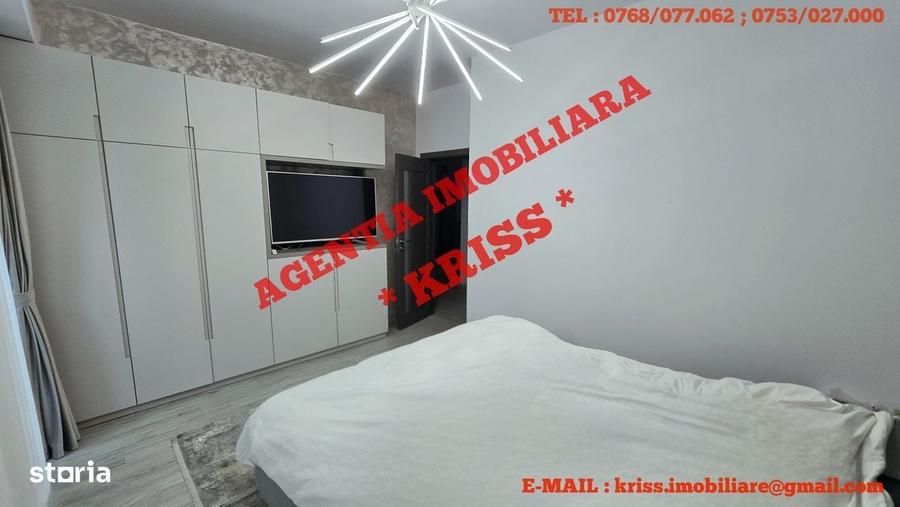 Apartament cu 4 camere decomandat în Trivale