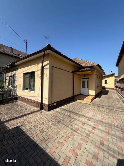 Casă cu 3 camere în Ciupercenii Noi