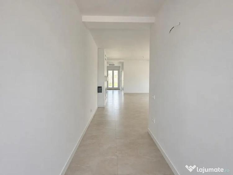 Casă cu 3 camere cu Teren 345 Mp în Moșnița Veche