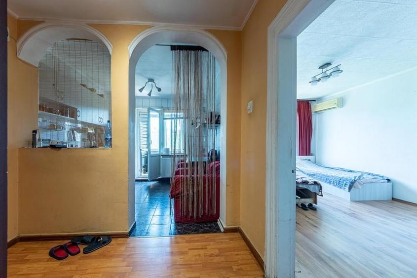 Apartament cu 3 camere în Berceni