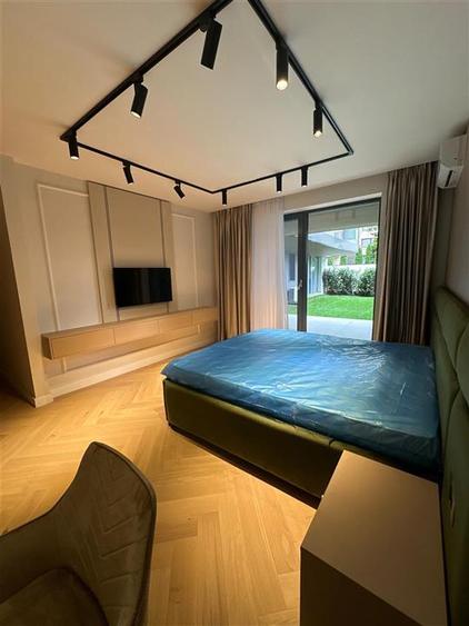 Apartament cu 4 camere semidecomandat, mobilat în Iancu Nicolae