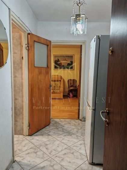 Apartament cu 3 camere decomandat în Rahova