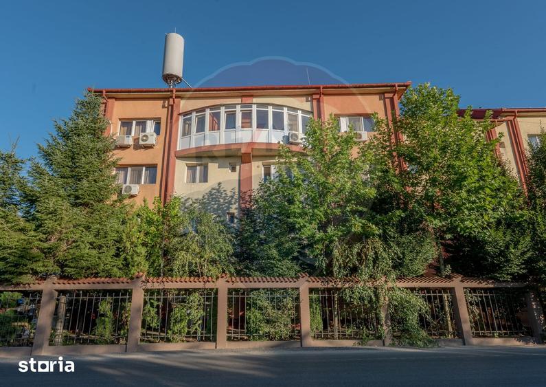 Spațiu comercial, de 3,250 mp, în Central