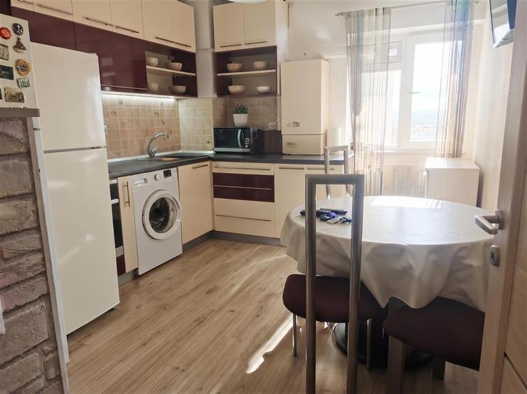 Apartament cu 4 camere decomandat în George Enescu