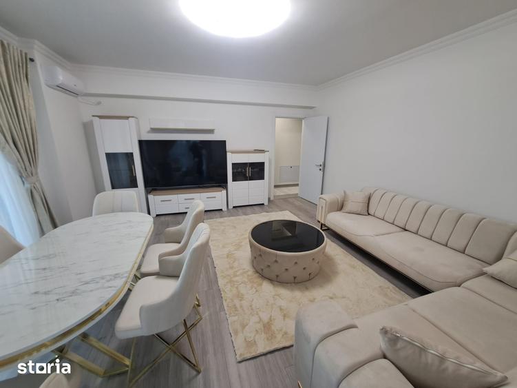 Apartament cu 3 camere decomandat în Energia