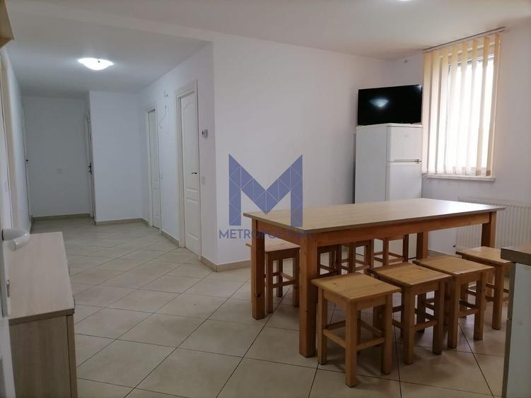 Apartament cu 4 camere decomandat, mobilat în Mera