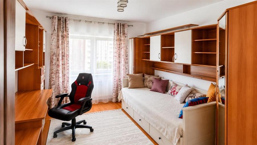 Apartament cu 3 camere decomandat în Scriitorilor