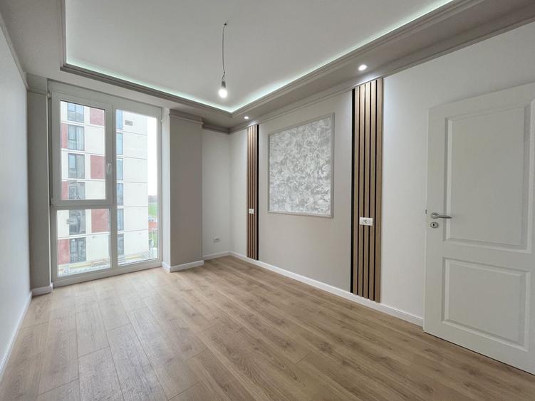 Apartament cu 3 camere semidecomandat în Torontalului