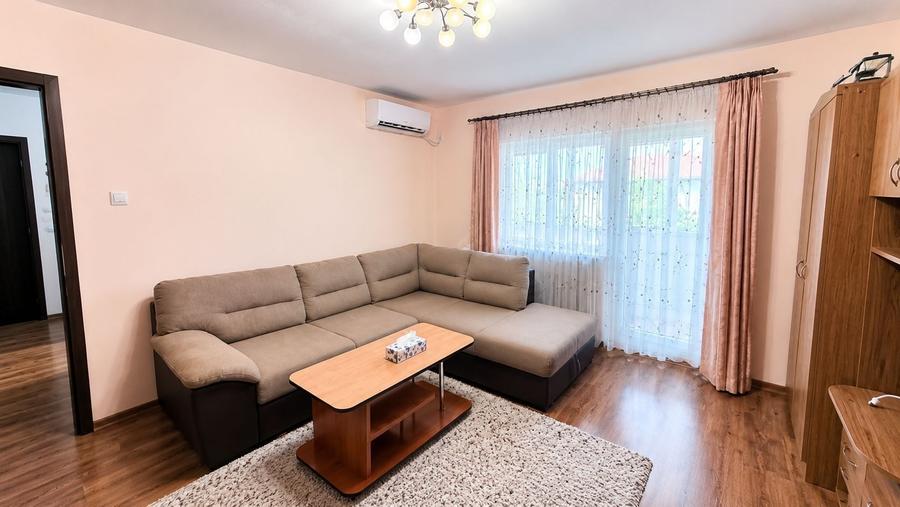 Apartament cu 2 camere semidecomandat, mobilat în Bucovina
