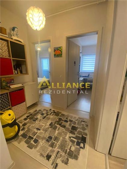 Apartament cu 3 camere decomandat, mobilat în Berceni