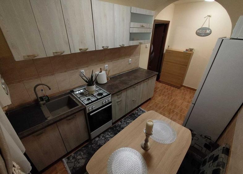 Apartament cu 2 camere, mobilat în Vasile Aaron