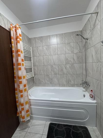 Garsonieră decomandată în Apărătorii Patriei