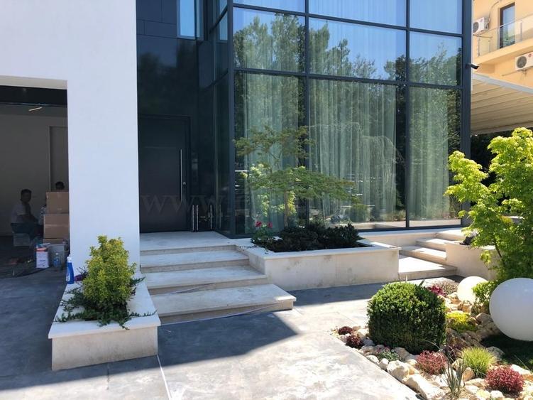 Casă individuală cu 6 camere cu Canalizare în Iancu Nicolae