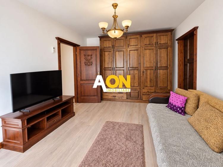 Apartament cu 2 camere semidecomandat, mobilat în Central