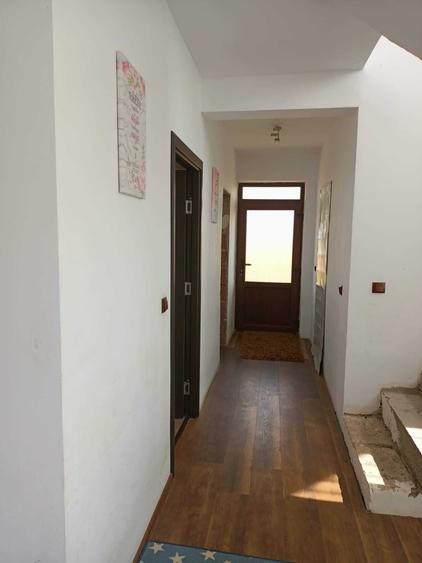 Casă cu 4 camere în Tărian