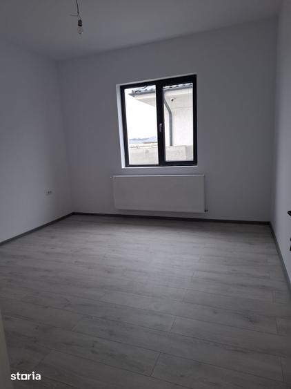 Casă cu 3 camere cu Teren 300 Mp în Central