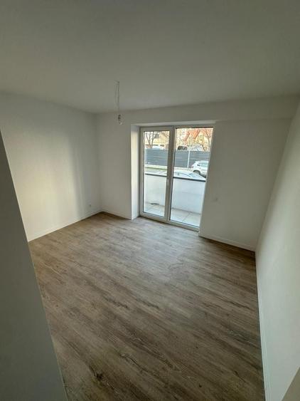 Apartament cu 3 camere decomandat în Theodor Pallady