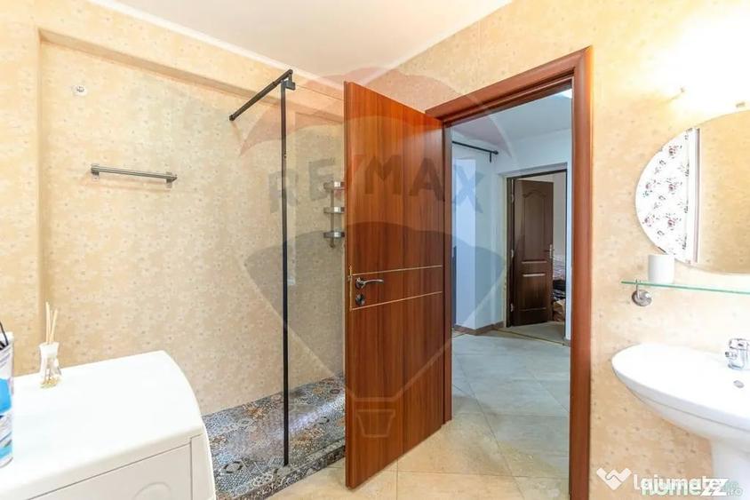 Casă cu 4 camere cu Teren 1053 Mp în Fundata