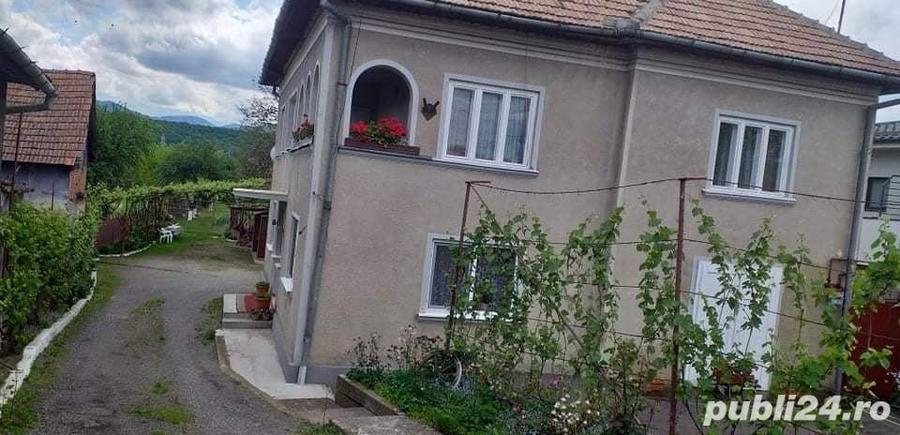 Casă cu 8 camere cu Teren 1669 Mp în Gilău