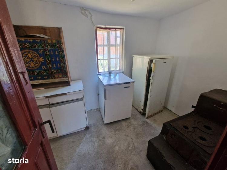 Casă cu 2 camere cu Teren 1150 Mp în Boțești