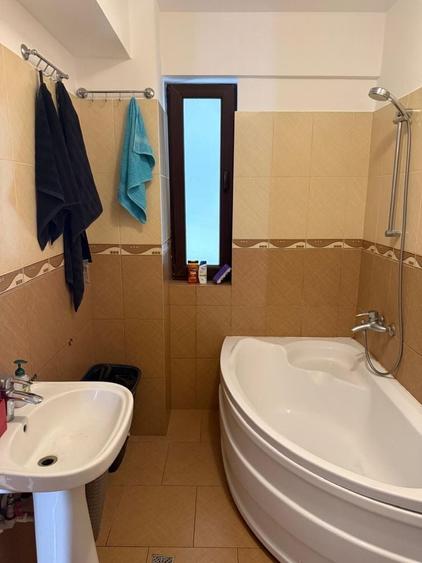 Apartament cu 3 camere în 1 Mai