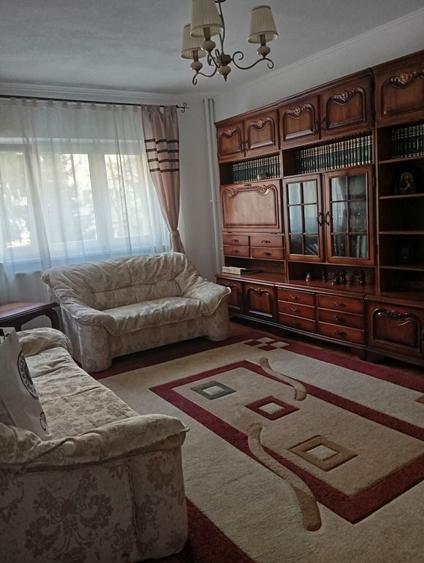 Apartament cu 3 camere decomandat în Sfântu Ilie