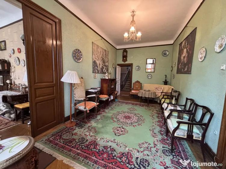 Casă cu 7 camere cu Teren 1030 Mp în Foișorul de Foc