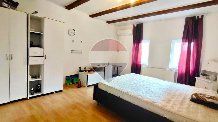Casă individuală cu 3 camere cu Teren 150 Mp în Schei