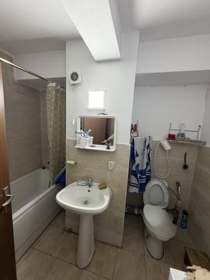 Apartament cu 2 camere decomandat, mobilat în Micești