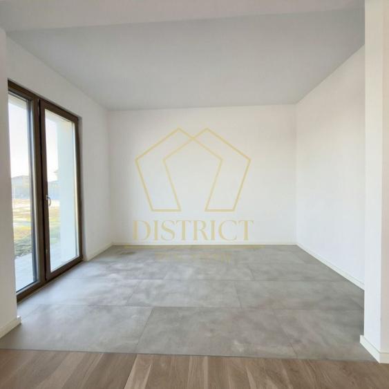 Duplex cu 4 camere cu Canalizare în Dumbrăvița