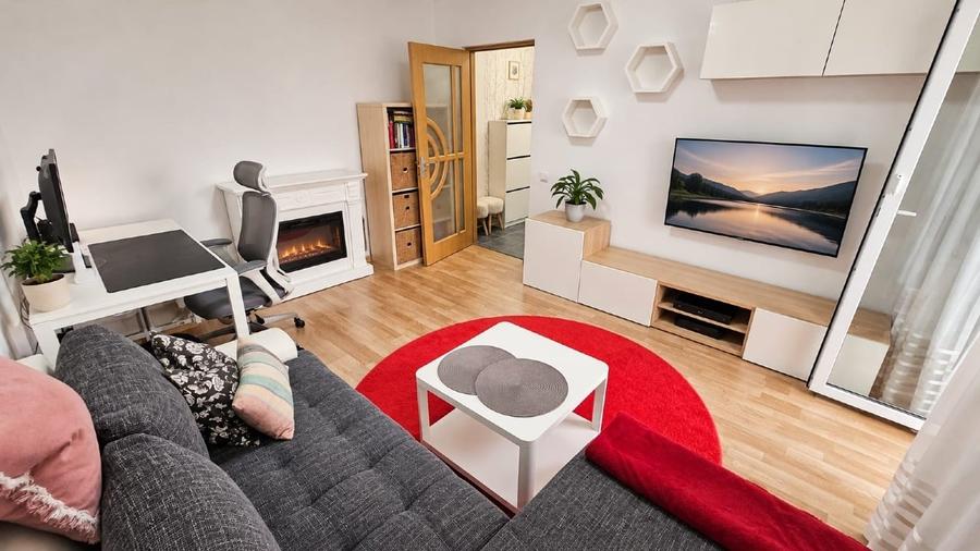 Apartament cu 2 camere decomandat, mobilat în Central
