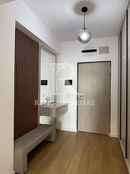 Apartament cu 2 camere semidecomandat, mobilat în Central