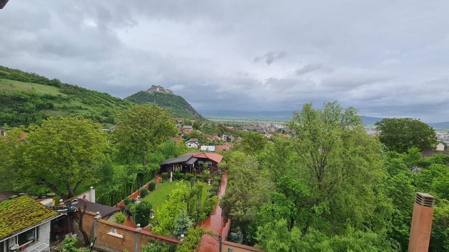 Casă individuală cu 6 camere cu Garaj în Aurel Vlaicu