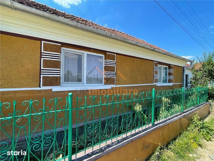 Casă cu 4 camere în Josani