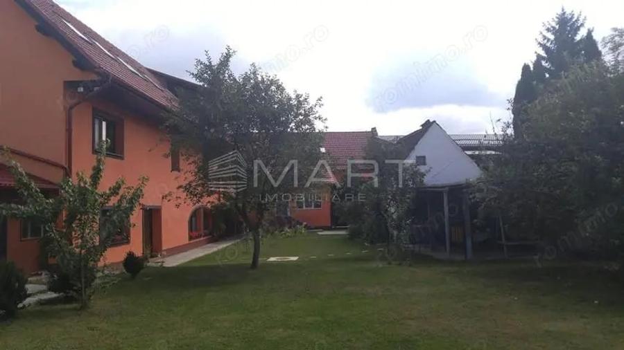 Casă cu 9 camere cu Teren 1545 Mp în Cristian