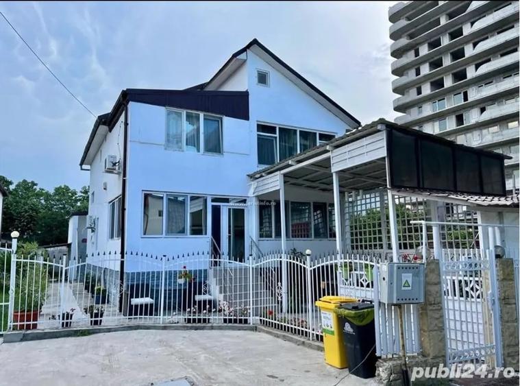 Casă cu 6 camere cu Teren 320 Mp în Central