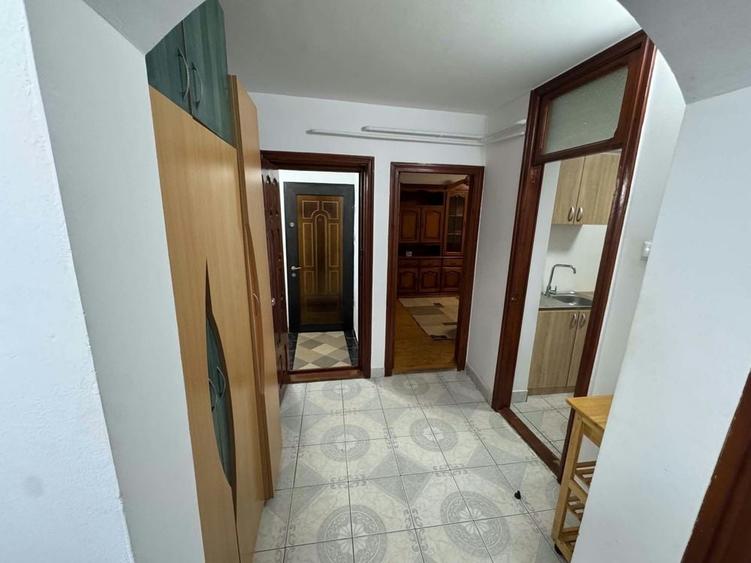 Apartament cu 2 camere decomandat în Galata