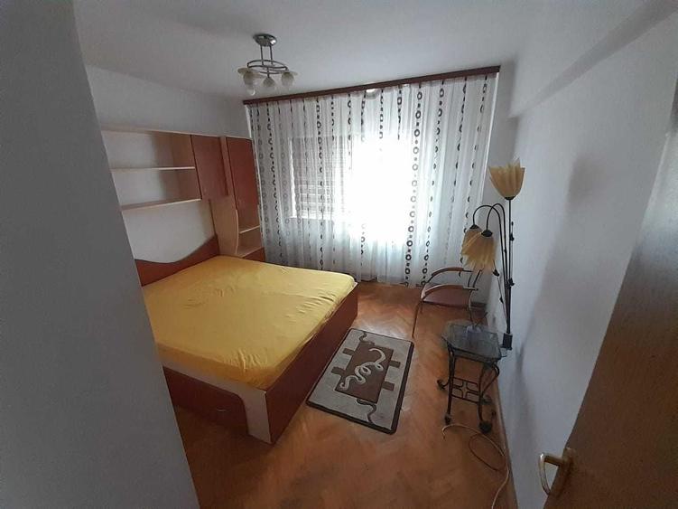 Apartament cu 2 camere decomandat în Trivale