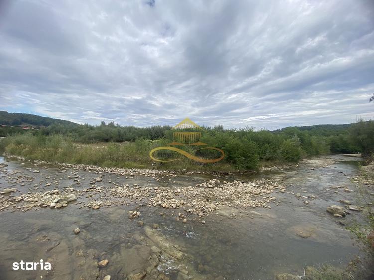 Teren de 1285 mp, în Mănăstirea Cașin