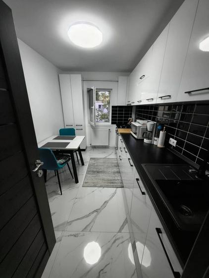 Apartament cu 3 camere decomandat în Central