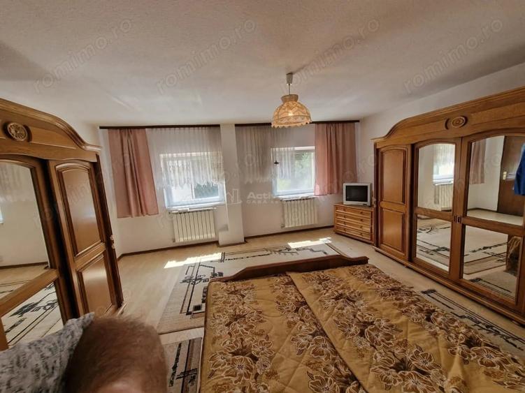 Casă cu 7 camere cu Teren 720 Mp în Vest