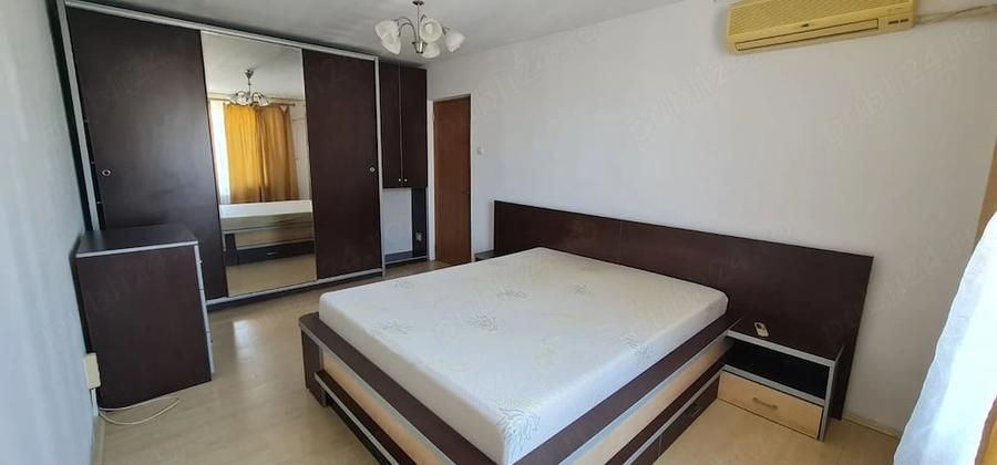 Apartament cu 3 camere semidecomandat în Titan