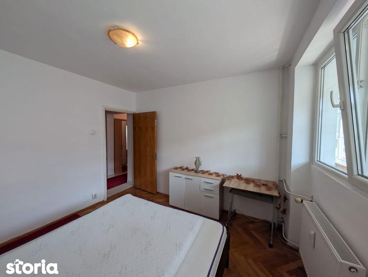 Apartament cu 3 camere decomandat în Colentina