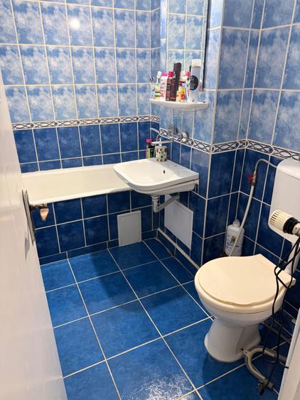 Apartament cu 3 camere decomandat în Est