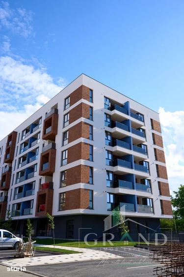 Apartament cu 3 camere semidecomandat în Florești