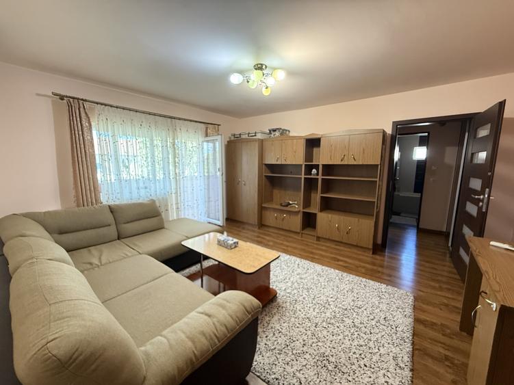 Apartament cu 2 camere semidecomandat, mobilat în Bucovina